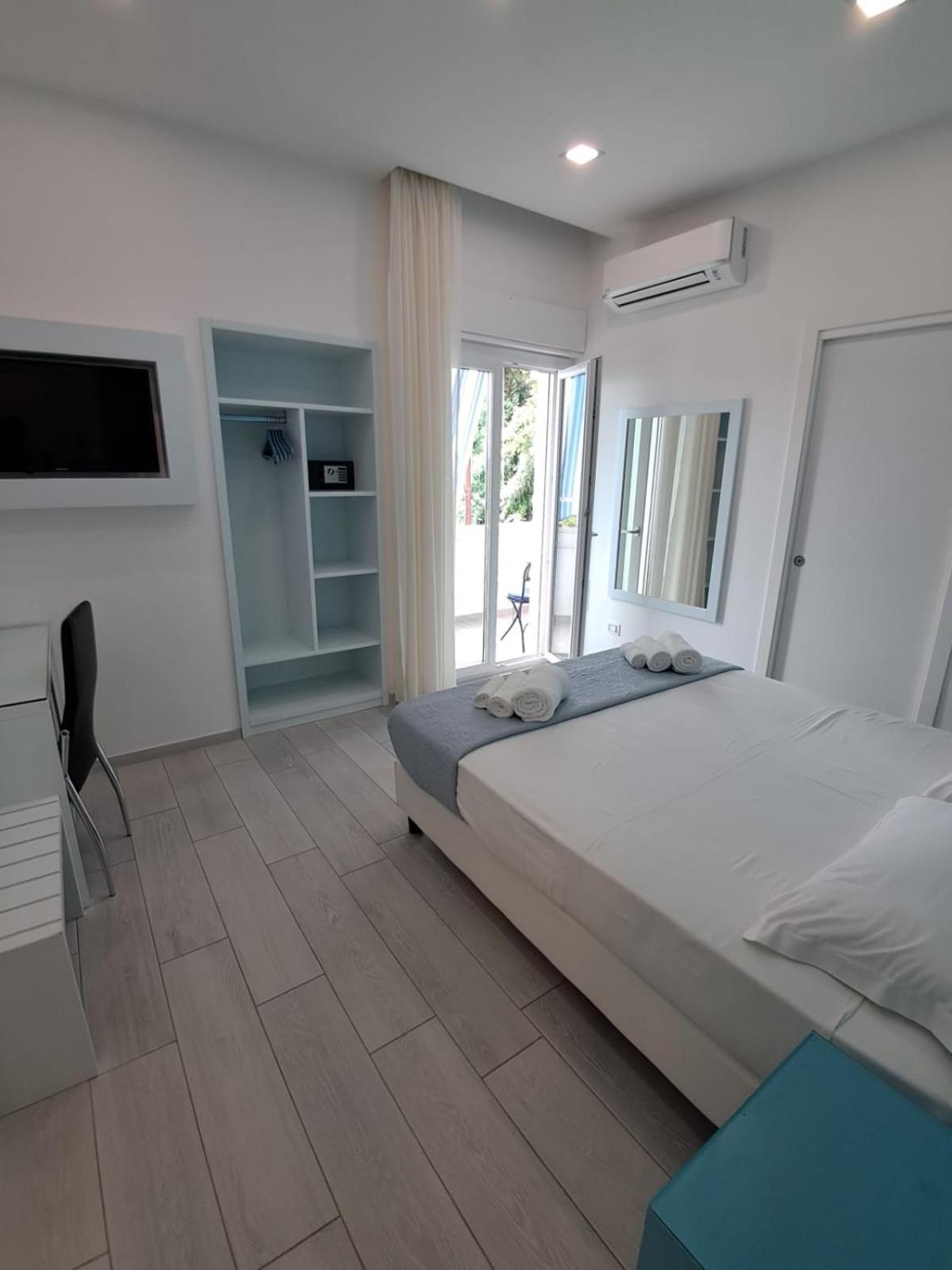Dreams Tropea Mare "Parking Private" Acomodação com café da manhã Exterior foto